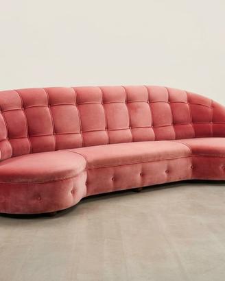 Elegante Divano Curvo in Velluto Rosa - Design