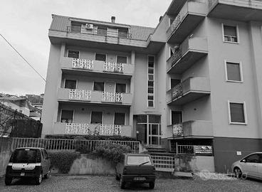 Immobile in asta di 125 m² con 3 locali e box auto
