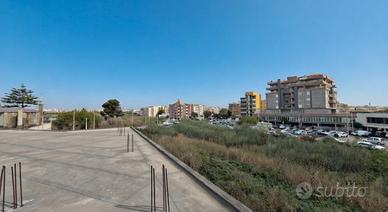 Ampio magazzino trasformabile