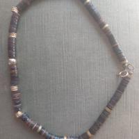 collana in stile tribale viola e oro 