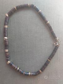 collana in stile tribale viola e oro 