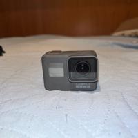 GoPro Hero 5 usata + Gadget inclusi