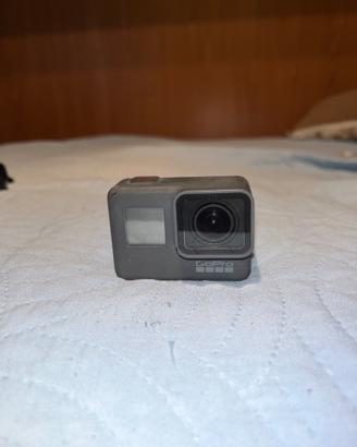 GoPro Hero 5 usata + Gadget inclusi