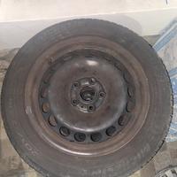 set composto da 4 cerchi e copri cerchi Volkswagen