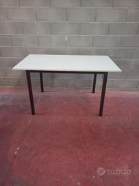 Tavolo da cucina 