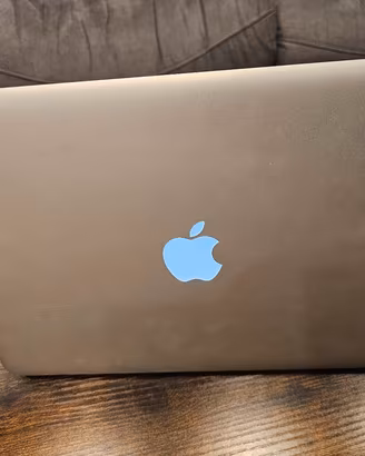 MacBook Air 2017 i5 - 8GB RAM - 256 SSD