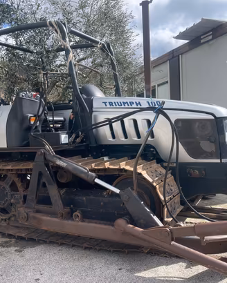 Trattore cingolato LAMBORGHINI modello TRIUMPH 100