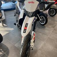 Aprilia SX 125 .