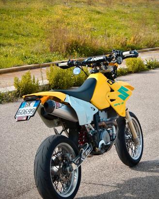MOTO SUZUKY VALENTI DRZ