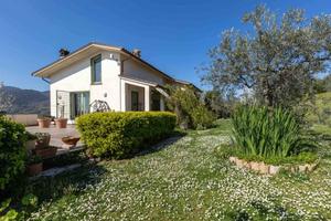 Villa di 300 m² con 5 locali a Mompeo