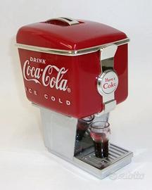 Salvadanaio Coca Cola, disegno Raymond Loewy
