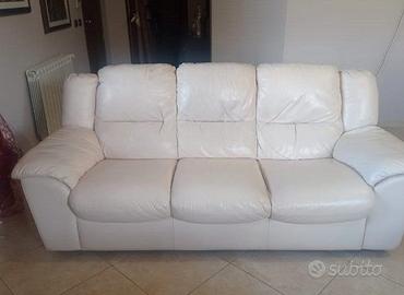 Coppia di divani da 2 e 3 posti in pelle