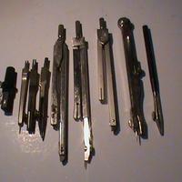 VECCHI COMPASSI  USATI ANNI 70 PER USO RICAMBI