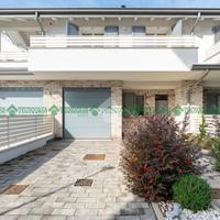 VILLA A SCHIERA A CASTELFRANCO EMILIA