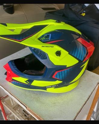 casco enduro ufo