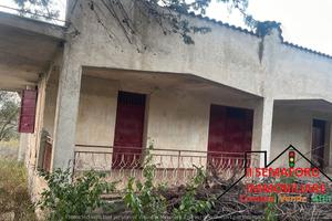 Villa a Partinico (Rif.1359)