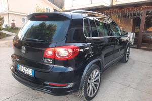 Tiguan 2.0 TDI  4 motion R-LINE