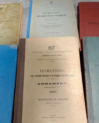 Stock Libri tecnici per appassionati di treni