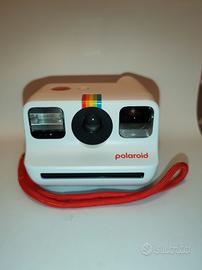Macchina fotografica Polaroid Go Bianca. 