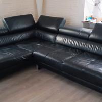 Divano in pelle nera 
