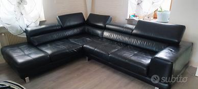 Divano in pelle nera 