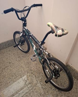 bicicletta BMX