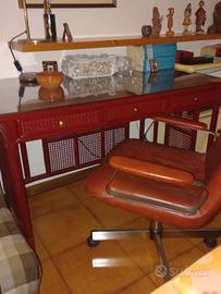 scrivania con poltrona