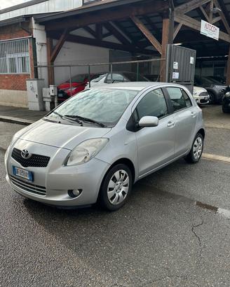 Toyota Yaris 1.3 5 porte Navi