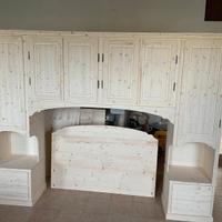 Armadio a ponte in abete massello 