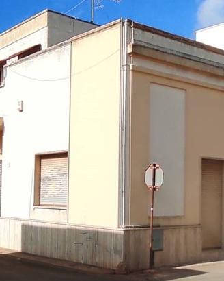 Casa indipendente di 223 m² con 4 locali e box aut