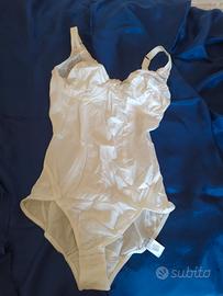 Body bianco con pizzo nuovo