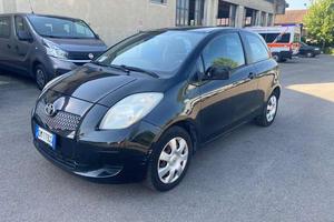 Toyota Yaris Yaris II 2005 3p 1.0