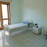 Mobilio casa: letti, comodini, scrivanie, porte 