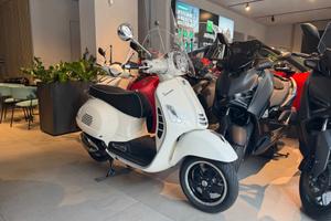 Piaggio Vespa 300 GTS