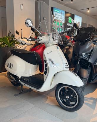 Piaggio Vespa 300 GTS