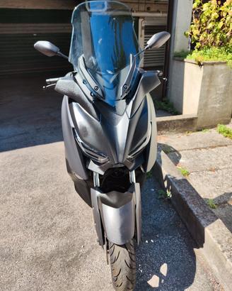 Yamaha X-Max 300