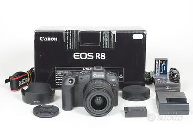 CANON R8 + RF 24-50 4,5-6,3 IS STM+1 batteria