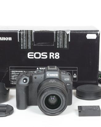 CANON R8 + RF 24-50 4,5-6,3 IS STM+1 batteria