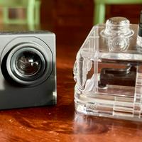 Fotocamera action camera Momo Design con accessori