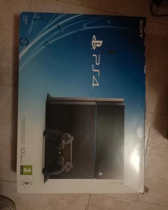PS4   + due joystick +  giochi 