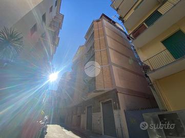 3 LOCALI A TORRE DEL GRECO