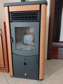 STUFA A PELLET  MOD. MARIKA PIAZZETTA SUPERIOR