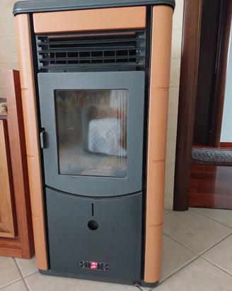 STUFA A PELLET  MOD. MARIKA PIAZZETTA SUPERIOR
