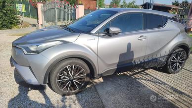 TOYOTA C-HR 1.8 Hybrid E-CVT Lounge