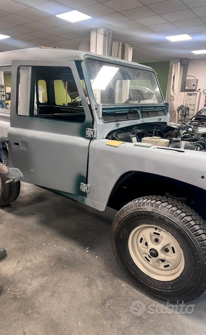 Land Rover Defender 90 1987 photo 4