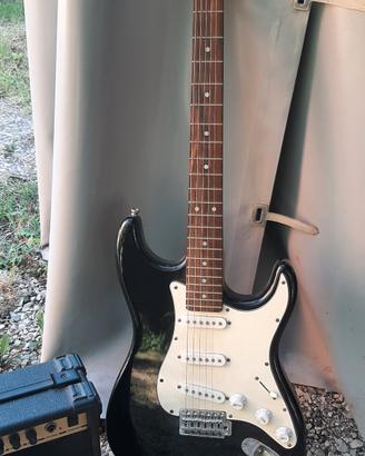 chitarra elettrica ARIA con rispettivi amplificato