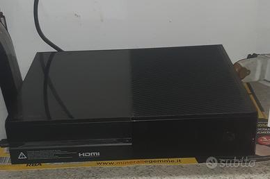  Xbox one con in omaggio 3 controller
