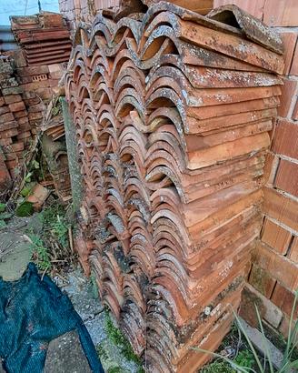  100 tegole vecchie in buone condizioni
