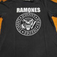 t-shirt ramones
