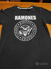 t-shirt ramones